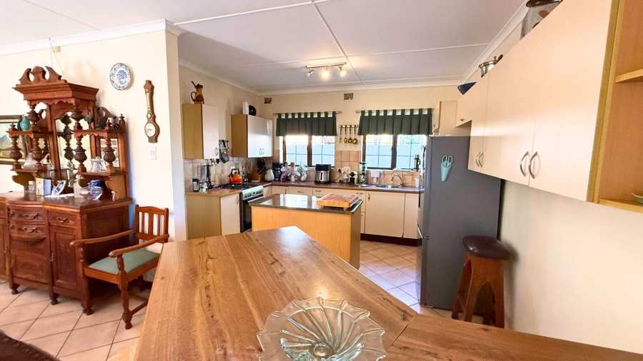 5 Bedroom Property for Sale in Kenton On Sea Eastern Cape